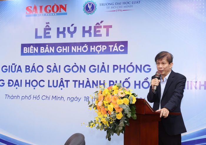 Đồng chí Nguyễn Khắc Văn phát biểu tại lễ ký kết Biên bản ghi nhớ hợp tác. Ảnh: HOÀNG TRIỀU 