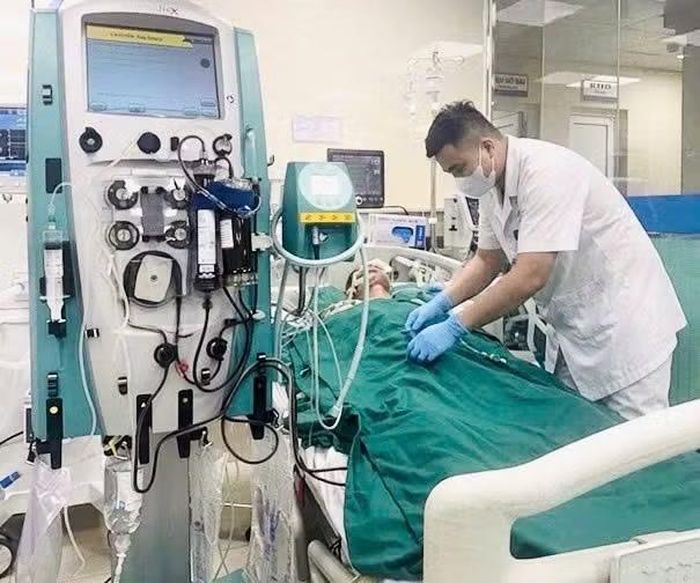 Lọc máu cho người bệnh sau can thiệp- Ảnh BVCC