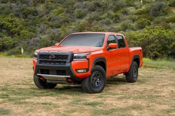 Nissan Frontier 2027 có giá từ 34.265 USD, đã gồm phí vận chuyển 1.775 USD.