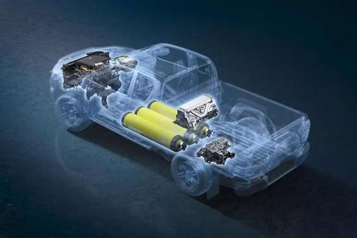 Các mẫu xe thử nghiệm này được trang bị 3 bình chứa nhiên liệu nằm gọn trong cấu trúc khung gầm rời, kết hợp cùng bộ pin lithium-ion bố trí dưới sàn thùng xe.