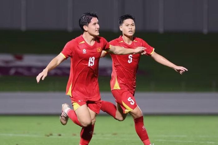 Điểm tích cực là U23 Việt Nam cho thấy khả năng kiểm soát thế trận và tạo sức ép. Trước Philippines, nhiều khả năng đội sẽ tiếp tục chủ động cầm bóng, đẩy cao đội hình và tìm kiếm bàn thắng sớm.