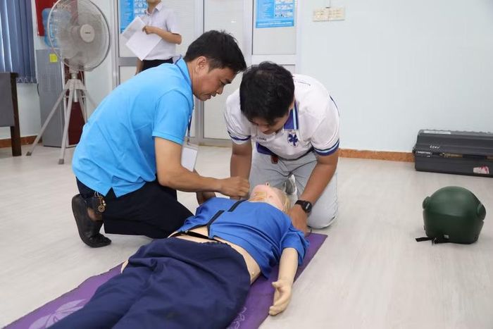 Lớp Sơ cấp cứu dành cho lái xe vận chuyển cấp cứu - Trung tâm Cấp cứu 115 TPHCM.