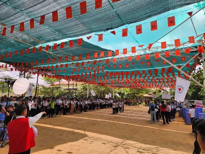 600 em học sinh ở TPHCM tham gia hội thao Diễn tập sơ cấp cứu.
