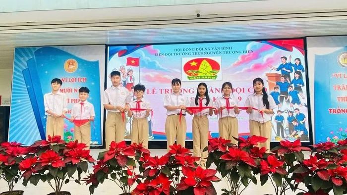 Học sinh Trường THCS Nguyễn Thượng Hiền - xã Vân Đình, Hà Nội.