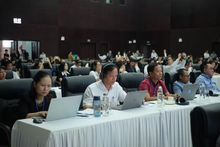 Đại diện các cơ quan quản lý, định chế tài chính quốc tế và nhà đầu tư tham dự Diễn đàn.