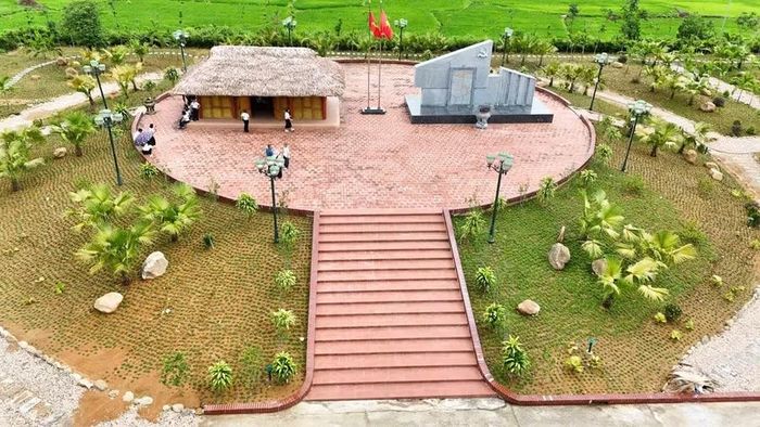 Khu Di tích nơi thành lập cơ sở Đảng Cộng sản đầu tiên của tỉnh Thái Nguyên tại xã La Bằng.