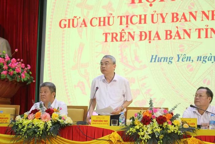 Giám đốc Sở GD&ĐT Phạm Đồng Thụy trả lời câu hỏi của đoàn viên, thanh niên về nội dung đào tạo nghề, phát triển nguồn nhân lực.
