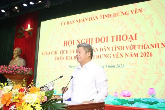 Ông Nguyễn Mạnh Quyền, Chủ tịch UBND tỉnh Hưng Yên phát biểu tại buổi đối thoại.