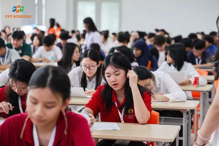 Lê Uyên Khánh Mai tham gia tại World Scholar’s Cup 2026.