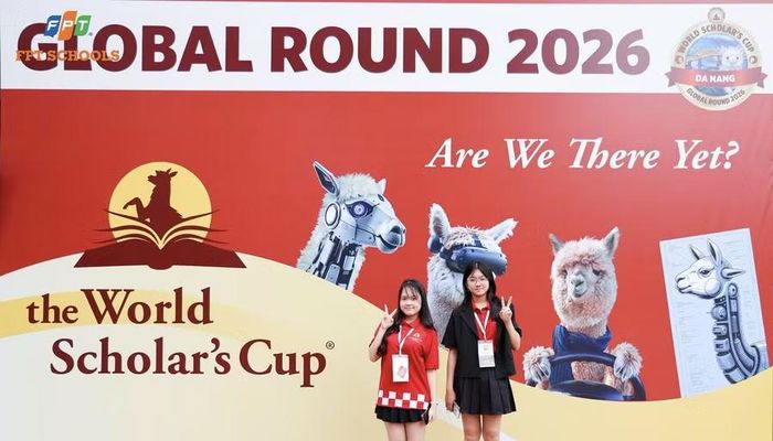 Lê Uyên Khánh Mai và Nguyễn Thái Nhật Lam tại World Scholar’s Cup vòng toàn cầu tại Đà Nẵng.