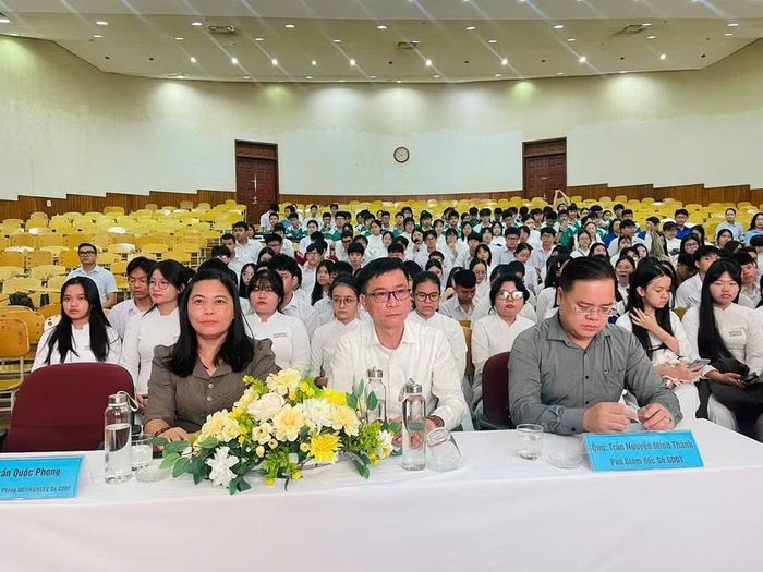 Ngoài CBQL, giáo viên chủ nhiệm, chương trình còn có sự tham gia của học sinh các trường học.