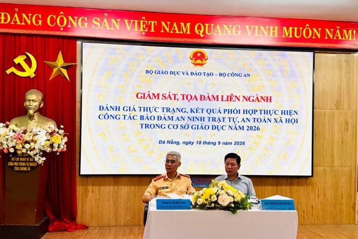 Đoàn công tác ghi nhận nhiều đề xuất, giải pháp trong phối hợp đảm bảo an toàn, an ninh trường học
