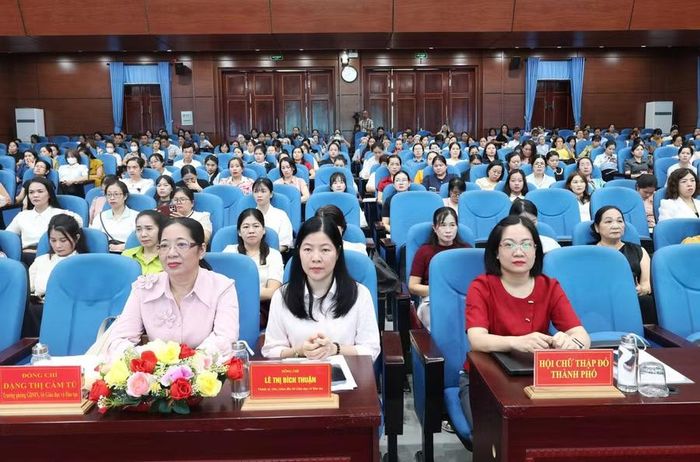 Sở GD&ĐT Đà Nẵng tổ chức Hội nghị tập huấn nâng cao chất lượng công tác bán trú và đảm bảo an toàn cho trẻ mầm non tại các cơ sở giáo dục mầm non ngoài công lập .