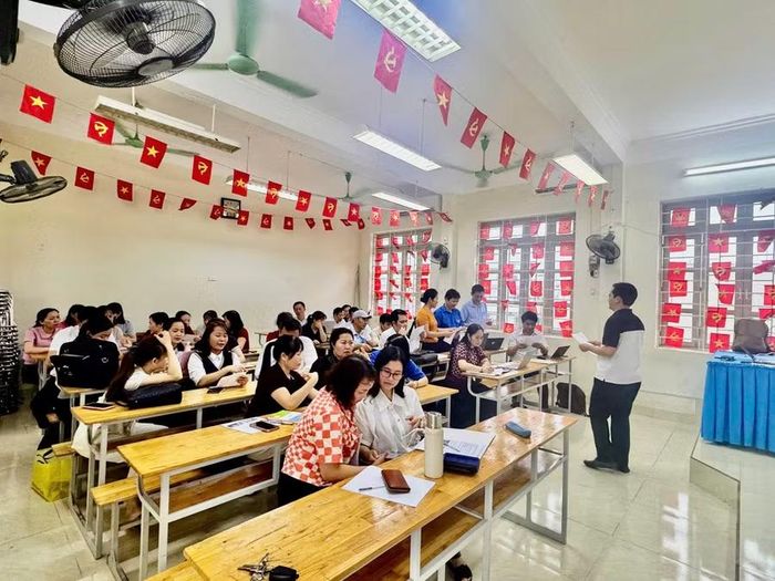 100% giáo viên trong nhà trường tham gia học tiếng Anh ngoài giờ dạy.