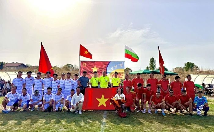 Cộng đồng người Việt Nam tại Bulgaria tổ chức giao hữu bóng đá nhân dịp kỷ niệm 81 năm Quốc khánh Việt Nam. (Nguồn: Đại sứ quán Việt Nam tại Bulgaria)