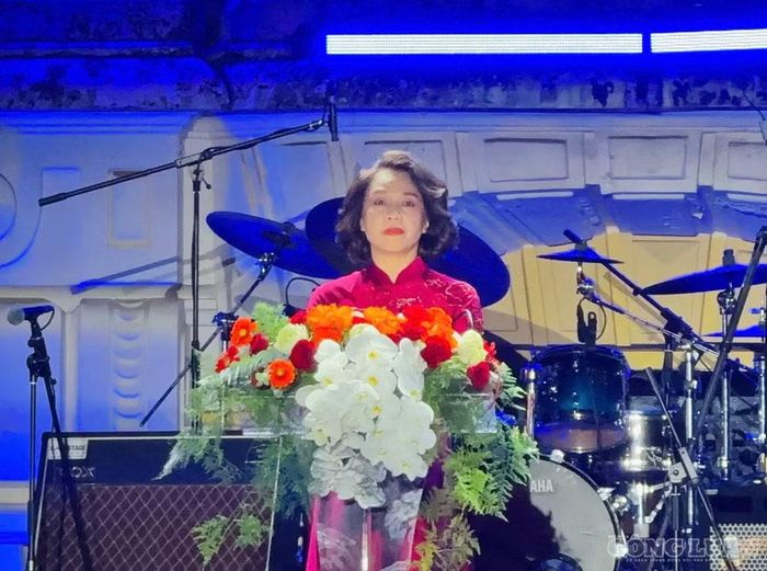 Bà Vũ Thu Hà phát biểu tại lễ khai mạc Liên hoan nhạc Jazz quốc tế Hà Nội năm 2026