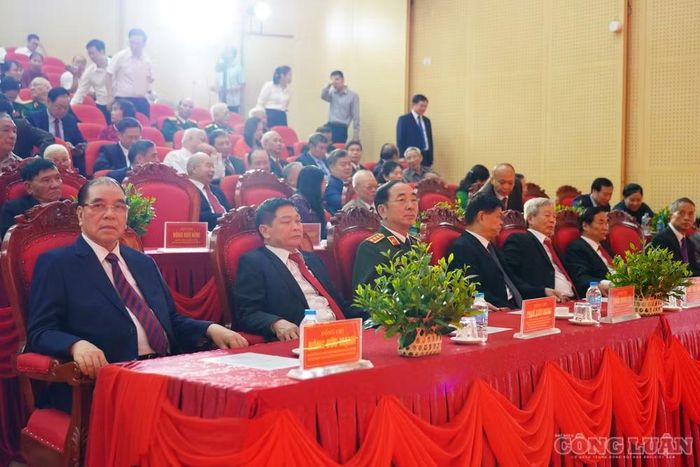 Nguyên Tổng Bí thư Nông Đức Mạnh tại Lễ kỷ niệm 90 năm thành lập cơ sở Đảng Cộng sản đầu tiên của tỉnh. Ảnh: Nguyễn Mạnh