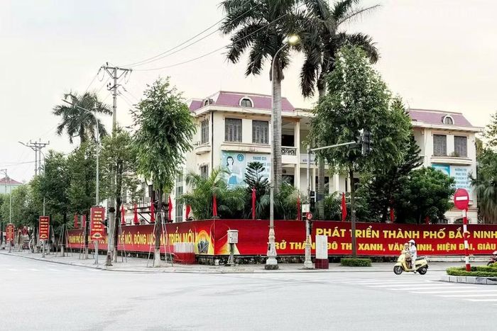  Không gian trung tâm Bắc Ninh trước thời điểm diễn ra chuỗi sự kiện chào mừng thành lập thành phố. ﻿Ảnh: Thanh Thắng 