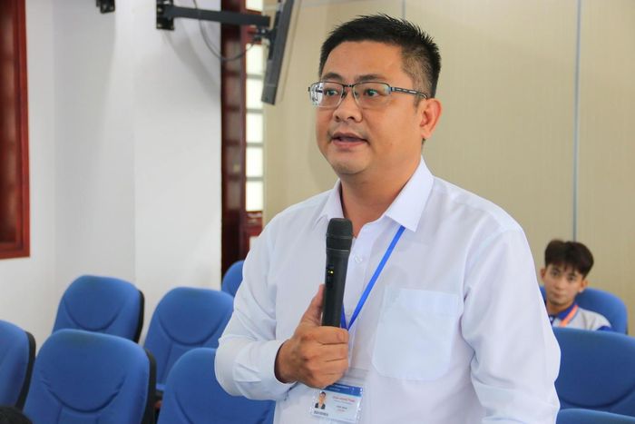 TS. Châu Hoàng Thân - Phó Trưởng Khoa Luật (Đại học Cần Thơ) trao đổi, chia sẻ tại Hội thảo (Ảnh: Đình Thương)