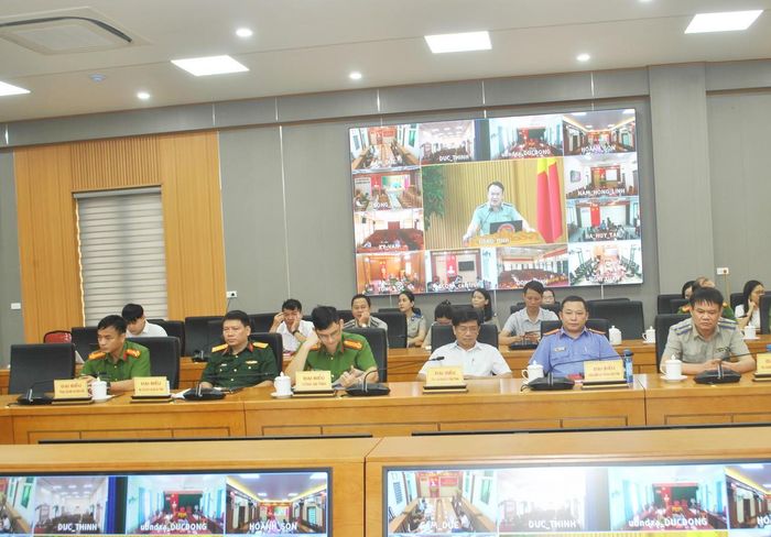 Các đại biểu dự điểm cầu tại UBND tỉnh Hà Tĩnh. (Ảnh: Hữu Anh)