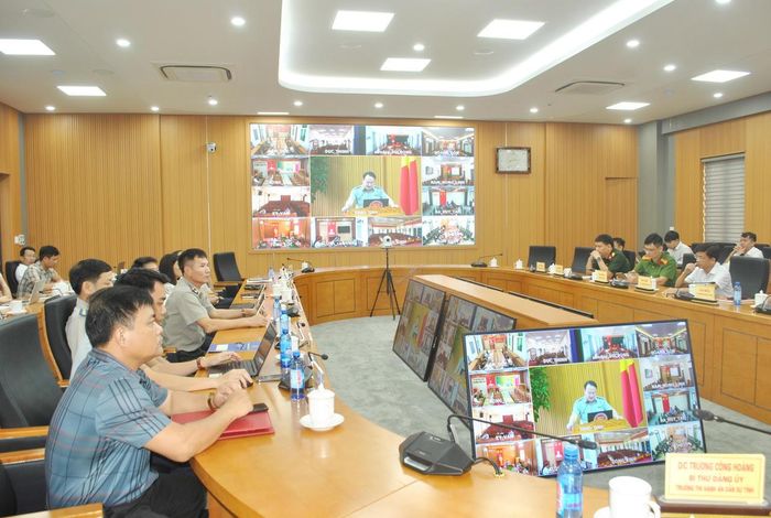 Hội nghị được kết nối trực tuyến đến 69 điểm cầu tại UBND các xã, phường trên địa bàn tỉnh Hà Tĩnh. (Ảnh: Hữu Anh) 