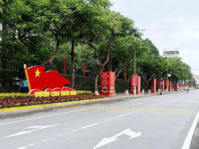Các trục đường chính đều được trang trí pano đón mừng sự kiện trọng đại của Bắc Ninh. (Ảnh TT)
