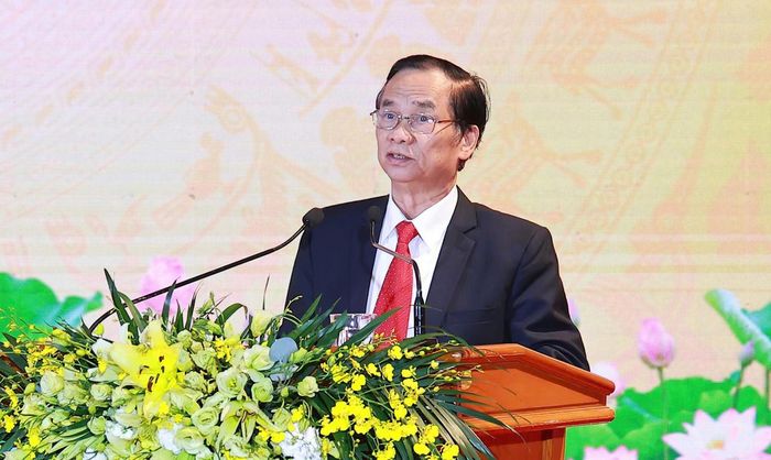 Ông Nguyễn Văn Vượng, nguyên Bí thư Tỉnh ủy, nguyên Trưởng Đoàn đại biểu Quốc hội tỉnh, nguyên Chủ tịch HĐND tỉnh, đại diện thế hệ lãnh đạo tiền nhiệm, phát biểu chia sẻ về chặng đường xây dựng, phát triển của Đảng bộ tỉnh.