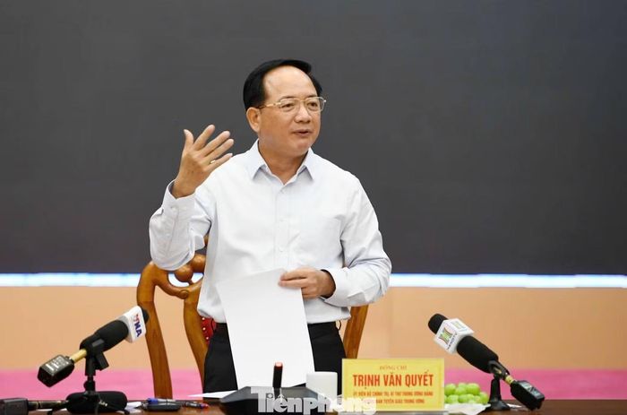 Trưởng Ban Tuyên giáo Trung ương Trịnh Văn Quyết phát biểu kết luận buổi làm việc. Ảnh: Như Ý.