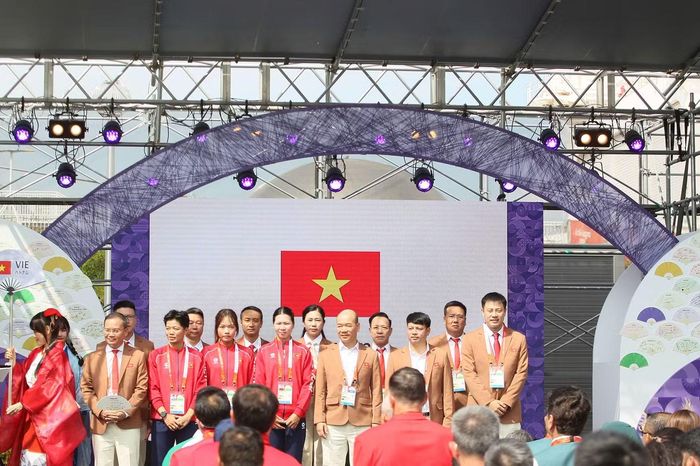 Sau nghi thức thượng cờ, Đoàn Thể thao Việt Nam chính thức hướng tới những ngày tranh tài tại Asiad 20, với quyết tâm thi đấu hết mình vì màu cờ, sắc áo Tổ quốc.
