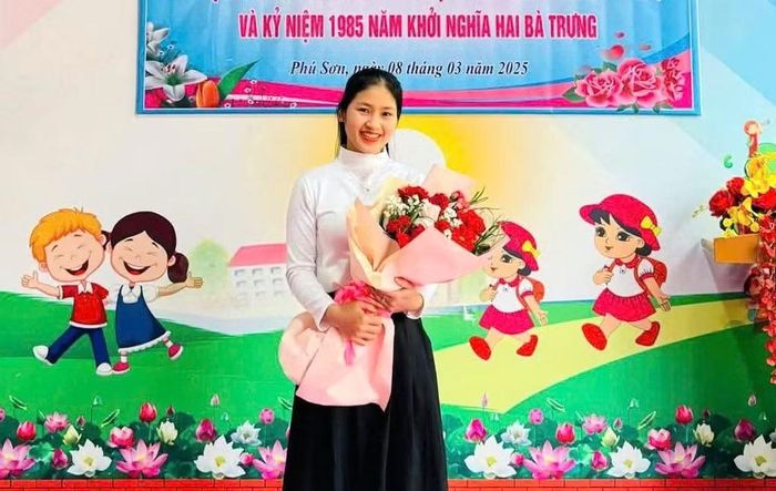 Tháng 2/2026 vừa qua, cô Hiền được vinh dự kết nạp vào Đảng.