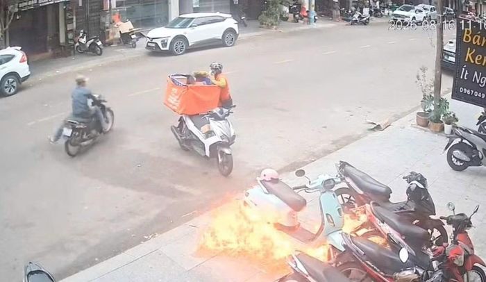 Hiện trường nam thanh niên ném bom xăng trước tiệm bánh kem ở Quy Nhơn. Ảnh: Công an phường Quy Nhơn.