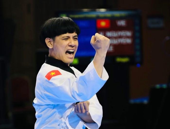Nguyễn Thiên Phụng đã cùng đồng đội giành chiến thắng cho tuyển Việt Nam