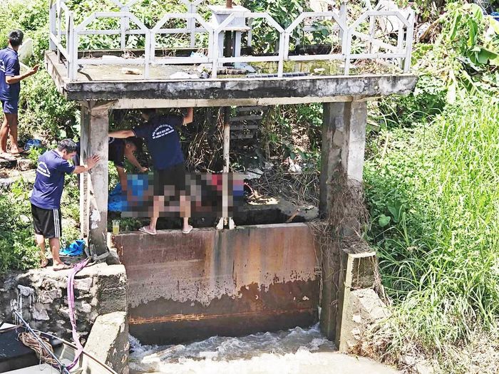 Khu vực cống thoát nước chảy ra sông Nhuệ, nơi tìm thấy thi thể nam sinh.