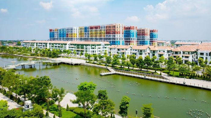 Mật độ xây dựng chỉ 18%, còn lại là không gian xanh và tiện ích. Ảnh: Hồng Quân