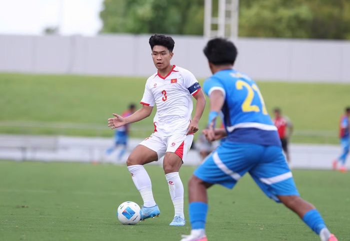 Hàng thủ U23 Việt Nam dưới sự chỉ huy của Lý Đức đang chơi không ổn.