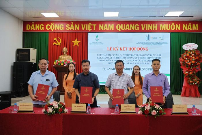Lễ ký giữa các bên.