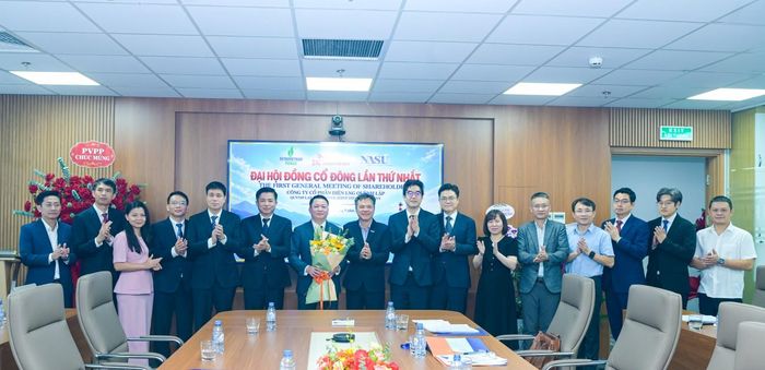 HĐQT Công ty Cổ phần Điện LNG Quỳnh Lập ra mắt Đại hội.