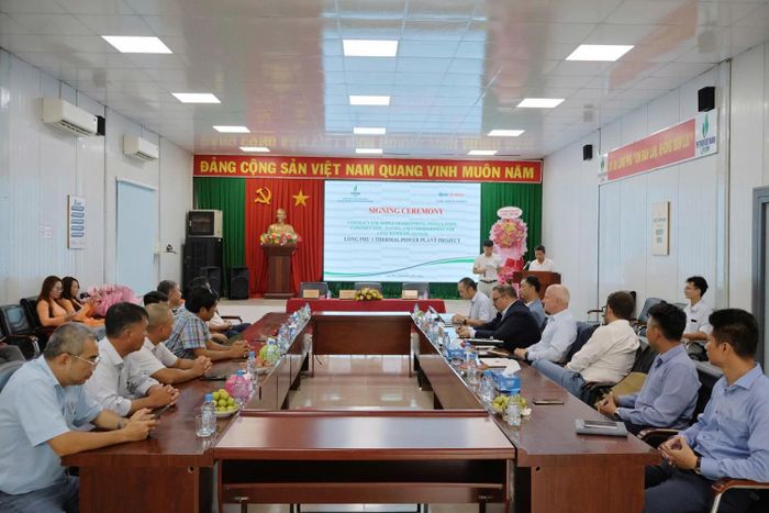 Các đại biểu tại buổi ký kết.