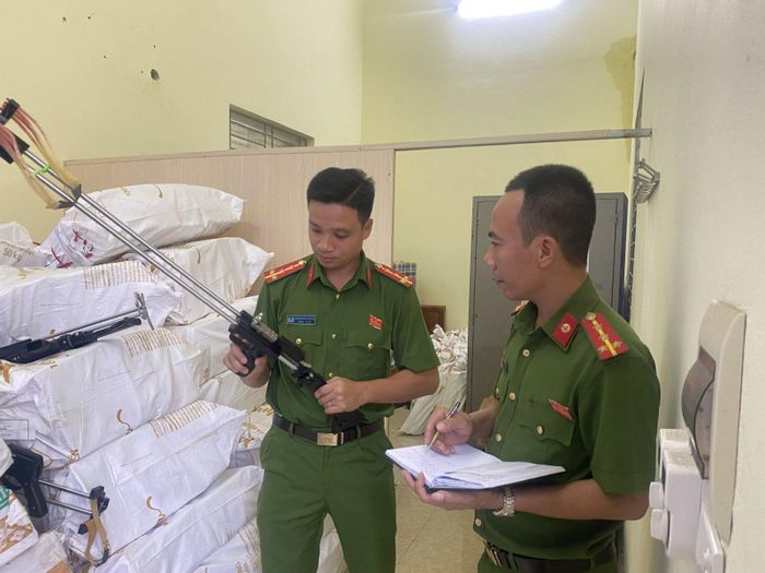 Nhiều loại súng, vũ khí tự lắp ráo có tính sát thương cao