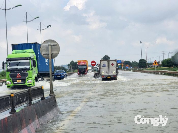 Nước rút chậm, người dân cân nhắc khi lưu thông qua tuyến đường này