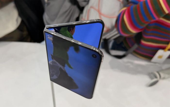 iPhone Duo dung lượng 2TB có giá vượt 3.000 USD. Ảnh: Mashable