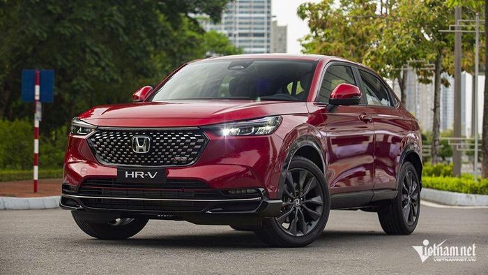 Honda HR-V e:HEV đang được đại lý giảm giá, khuyến mại với số tiền quy đổi đến 70 triệu đồng. Ảnh: Hoàng Hiệp