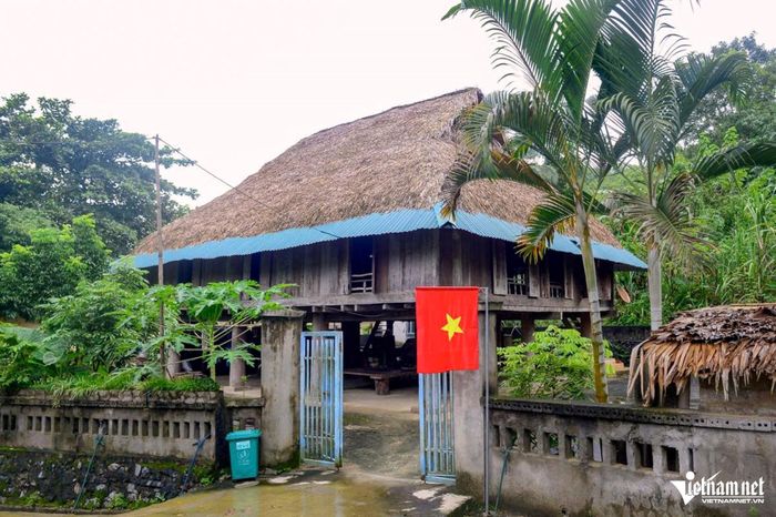 Những ngôi nhà sàn trở thành homestay hút khách