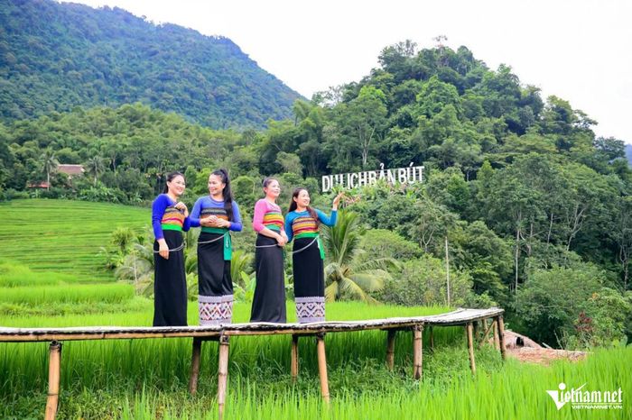 Bản Bút trở thành điểm du lịch cộng đồng tạo sinh kế cho người dân địa phương