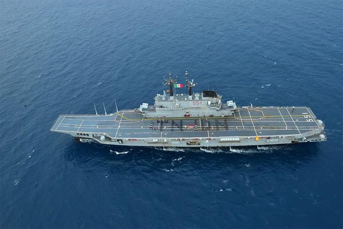 Hàng không mẫu hạm đầu tiên của Indonesia là tàu sân bay cũ do Italia chuyển giao. Ảnh: EPA