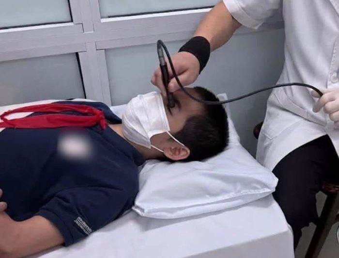 Trẻ vào viện cấp cứu trong tình trạng chấn thương mắt nghiêm trọng. Ảnh: BVCC