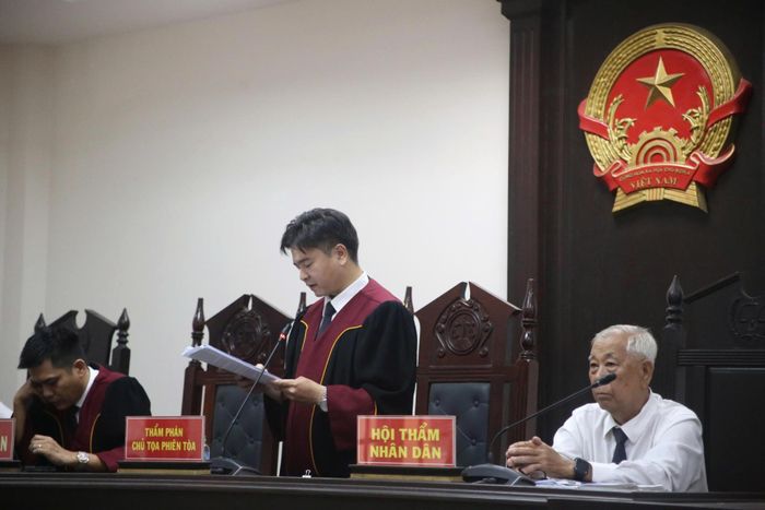 HĐXX tuyên án đối với 42 bị cáo trong vụ làm sai lệch kết luận giám định. Ảnh: A.X