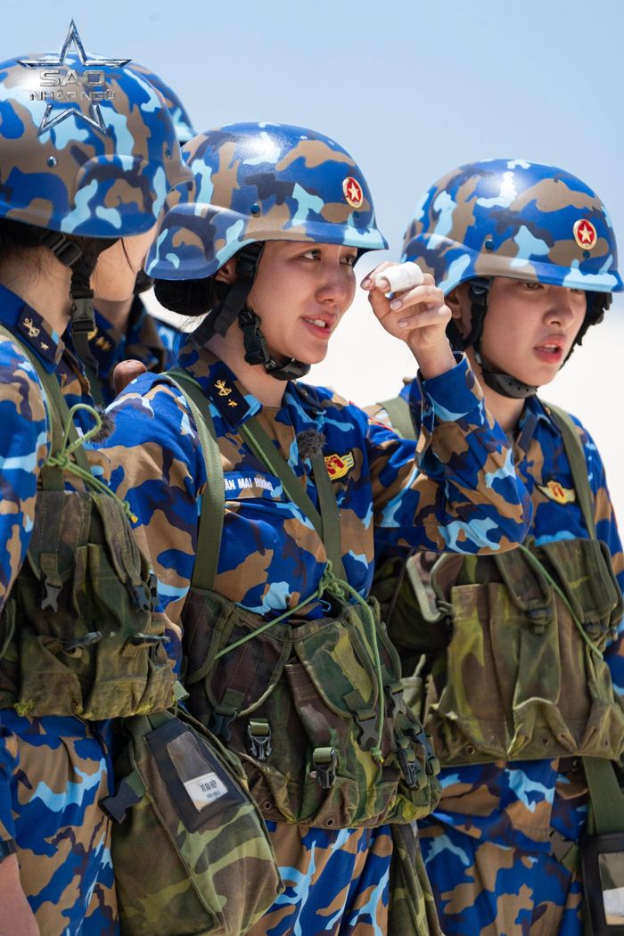 Văn Mai Hương đã gặp chấn thương rách tay.