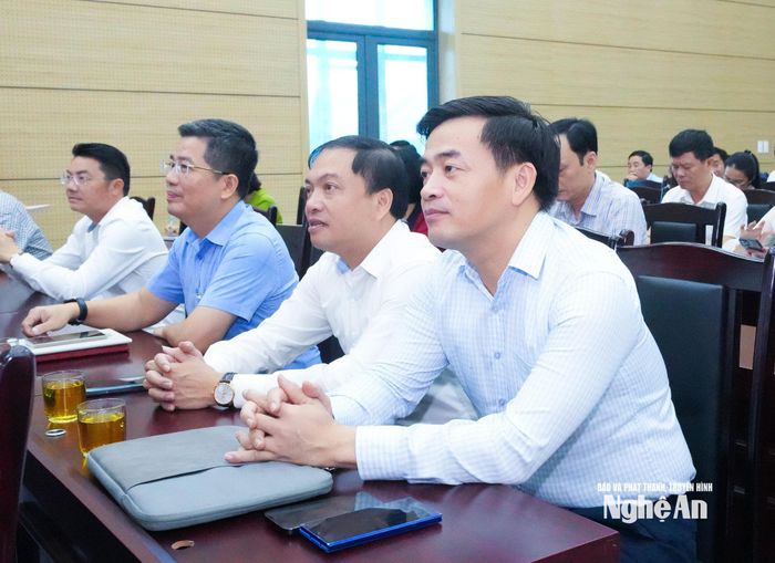 Lãnh đạo các Ban Đảng Tỉnh ủy và các địa phương tham gia hội nghị. Ảnh: Mai Hoa