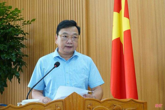 Phó Chủ tịch UBND tỉnh Hồ Huy Thành phát biểu kết luận hội nghị.